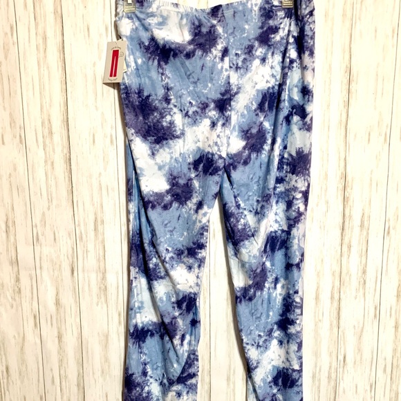 ☁️ Cozy PJ’s ☁️ - Picture 4 of 4